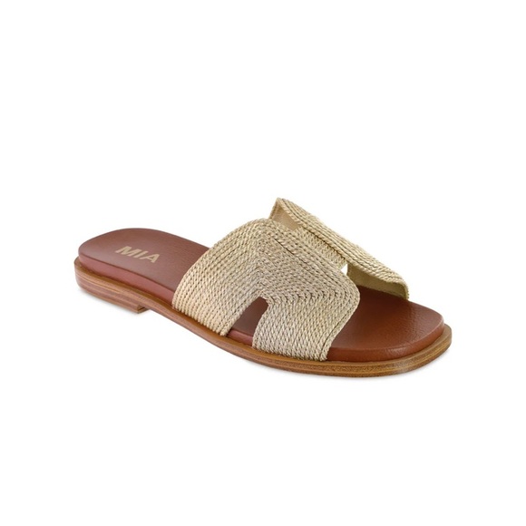 Mia Dia Soft Gold Slip on Sandal 8.5 Raffia Material - Picture 1 of 7